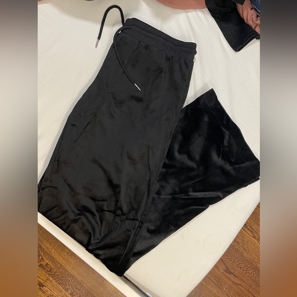 Edikted Low Rise Velour Sweatpants